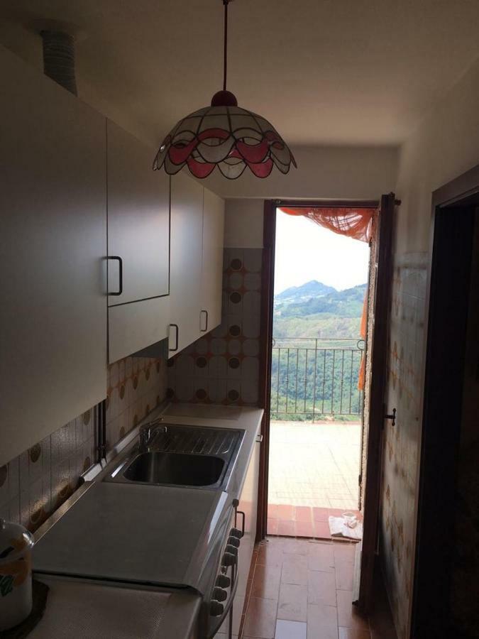 Appartamento Madame Carla Perinaldo Exterior foto